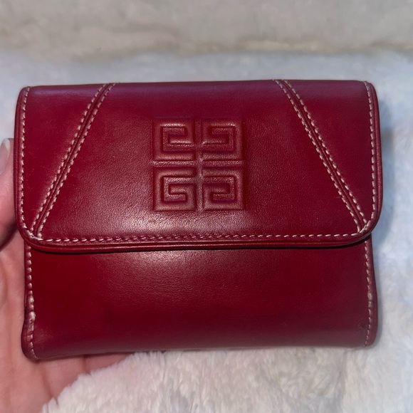 GIVENCHY ❤️.Midsize RED ♥️ leather Wallet Clean/Pristine white stitch Authentic - Picture 1 of 12